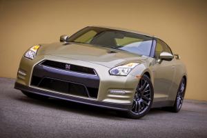 Nissan GT-R 45th Anniversary Gold Edition 2015 года